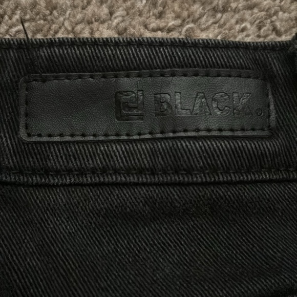 NWOT Men's black ripped skinny jeans. Waist size 30/30. - Picture 5 of 6
